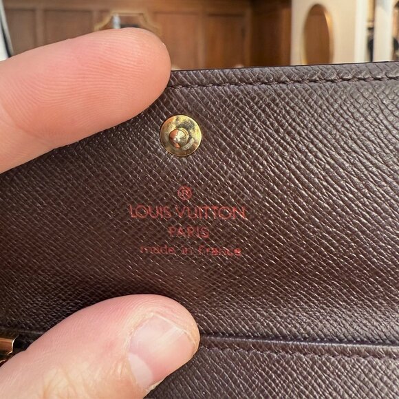 Louis Vuitton Vintage Damier Ebene 4 Key Holder - Picture 9 of 14